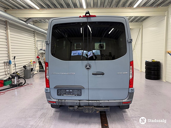 Mercedes-Benz Sprinter 6 of 10