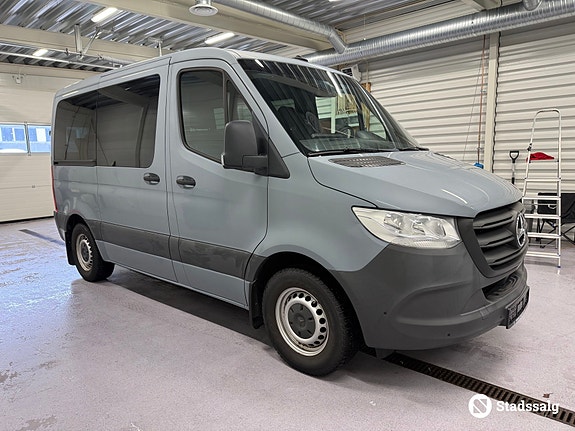 Mercedes-Benz Sprinter 3 of 10