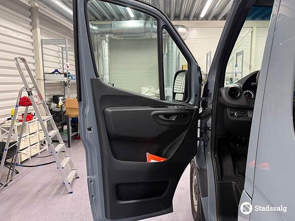 Mercedes-Benz Sprinter 9 of 10