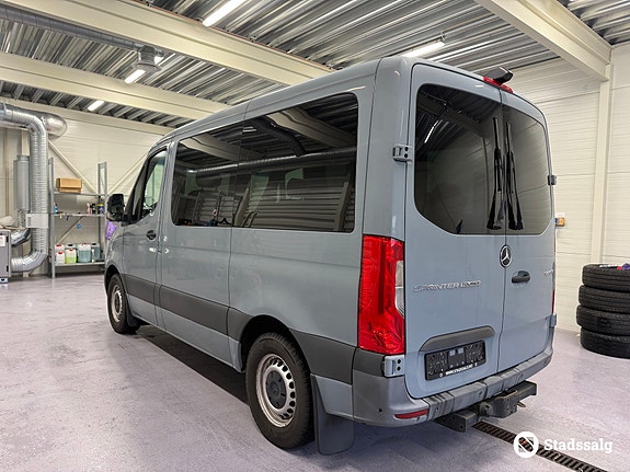 Mercedes-Benz Sprinter 7 of 10