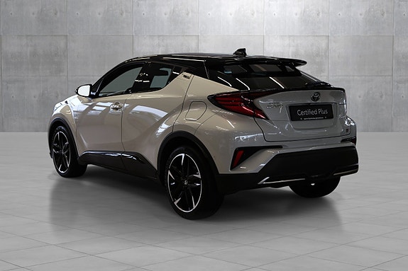 Toyota C-HR 4 of 30