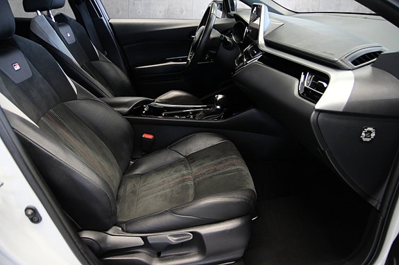 Toyota C-HR 16 of 30