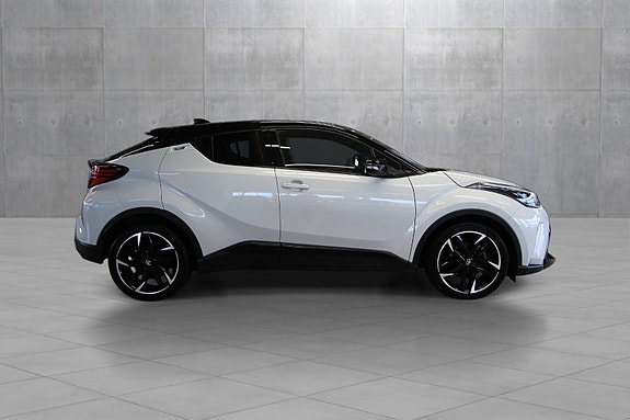 Toyota C-HR 7 of 30