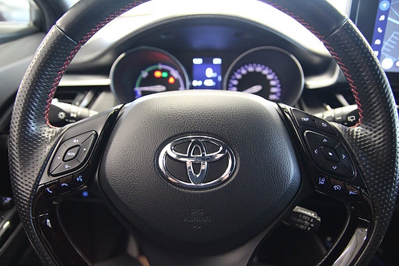 Toyota C-HR 18 of 30