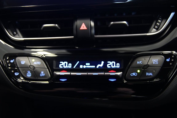 Toyota C-HR 28 of 30