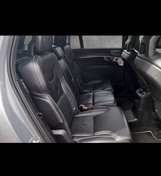Volvo XC90 7 of 17