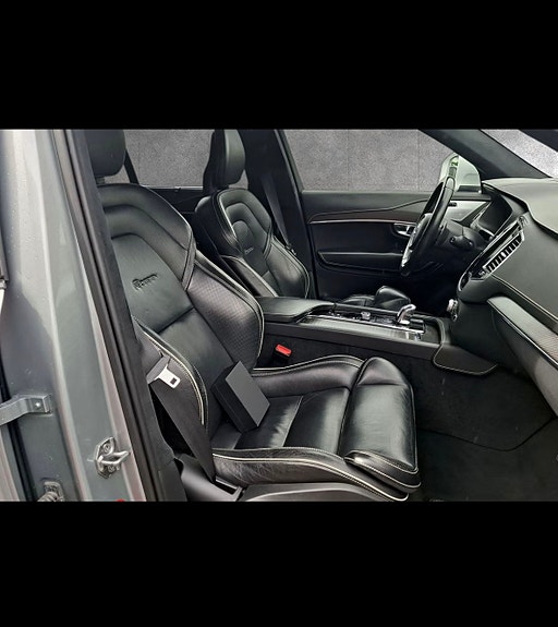 Volvo XC90 6 of 17