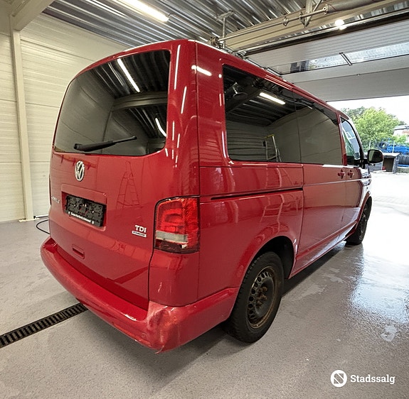Volkswagen Caravelle 5 of 10