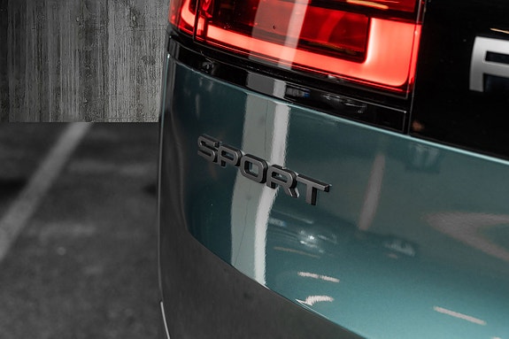 Land Rover Range Rover Sport 4 of 30