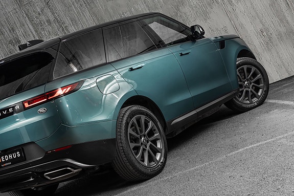 Land Rover Range Rover Sport 2 of 30