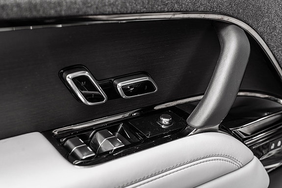 Land Rover Range Rover Sport 23 of 30