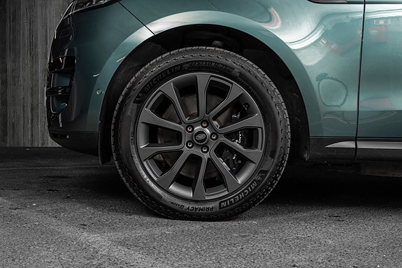 Land Rover Range Rover Sport 14 of 30