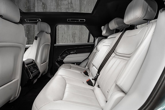 Land Rover Range Rover Sport 25 of 30