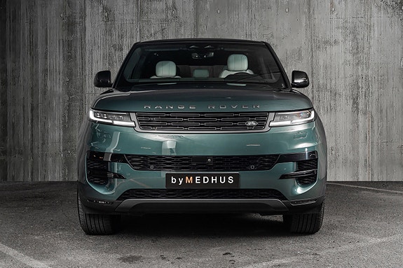 Land Rover Range Rover Sport 8 of 30