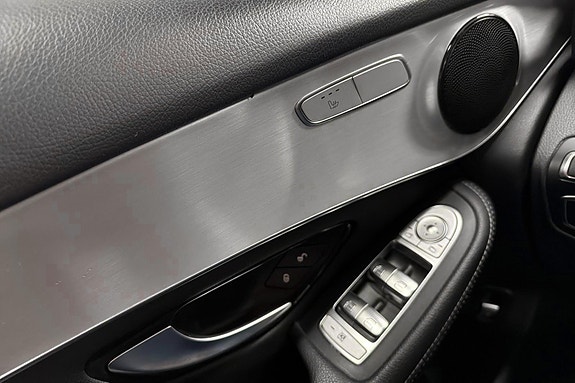 Mercedes-Benz GLC350 e 17 of 24