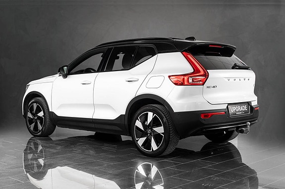Volvo XC40 5 of 30