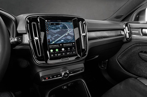 Volvo XC40 13 of 30