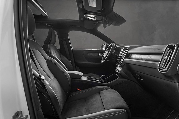 Volvo XC40 28 of 30