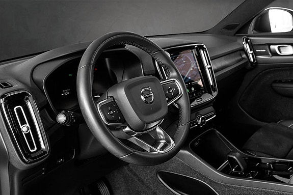 Volvo XC40 21 of 30
