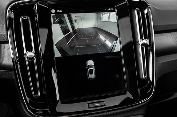 Volvo XC40 16 of 30