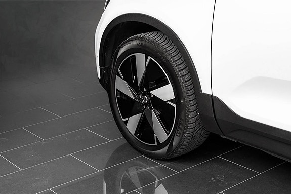 Volvo XC40 7 of 30