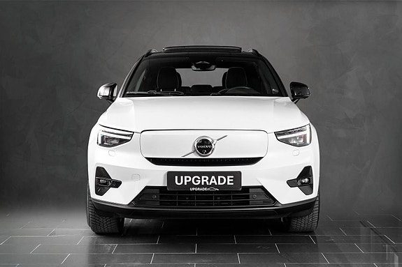 Volvo XC40 3 of 30