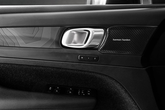Volvo XC40 19 of 30