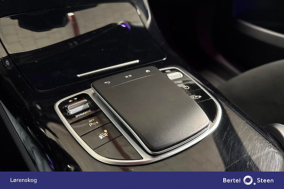 Mercedes-Benz EQC400 24 of 28