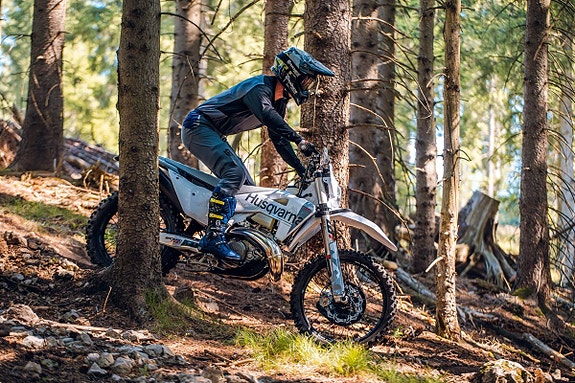 Husqvarna TE 300 PRO Enduro 2-takt Toppmodell PÅ VEI INN 4 of 30