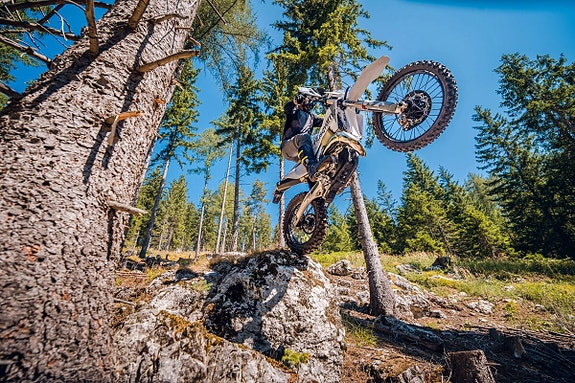 Husqvarna TE 300 PRO Enduro 2-takt Toppmodell PÅ VEI INN 2 of 30