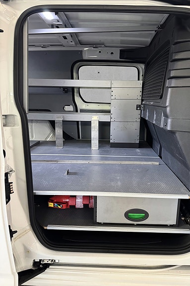 Volkswagen Caddy Maxi 18 of 30