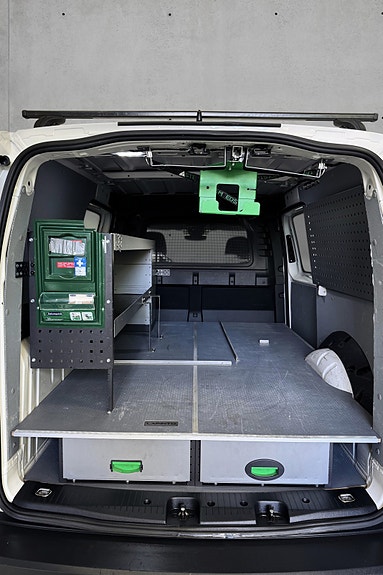 Volkswagen Caddy Maxi 21 of 30