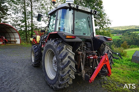 Massey Ferguson 6140 m/ frontlaster 7 of 30