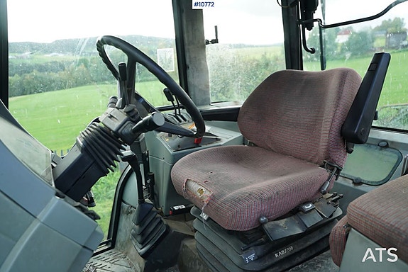 Massey Ferguson 6140 m/ frontlaster 29 of 30