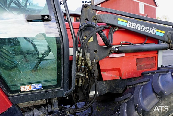 Massey Ferguson 6140 m/ frontlaster 24 of 30