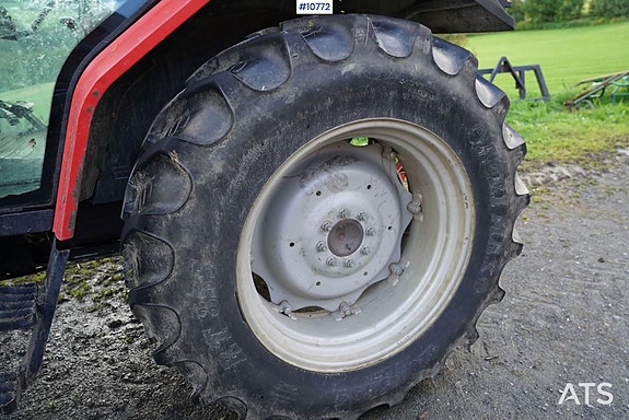 Massey Ferguson 6140 m/ frontlaster 16 of 30