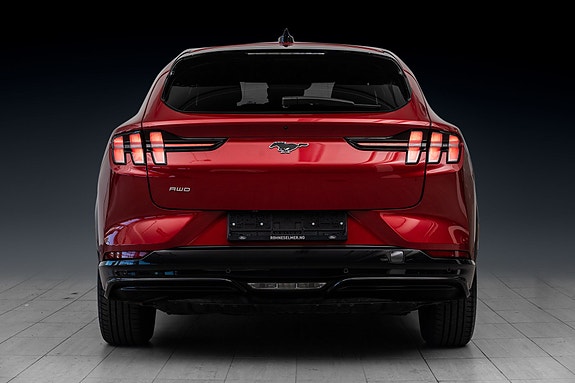 Ford Mustang Mach-E 8 of 30