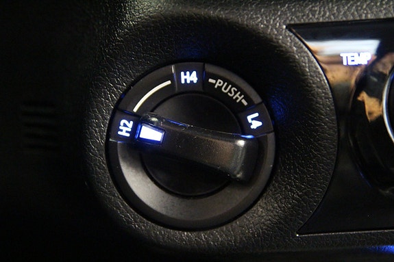 Toyota HiLux 22 of 30