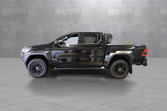 Toyota HiLux 3 of 30