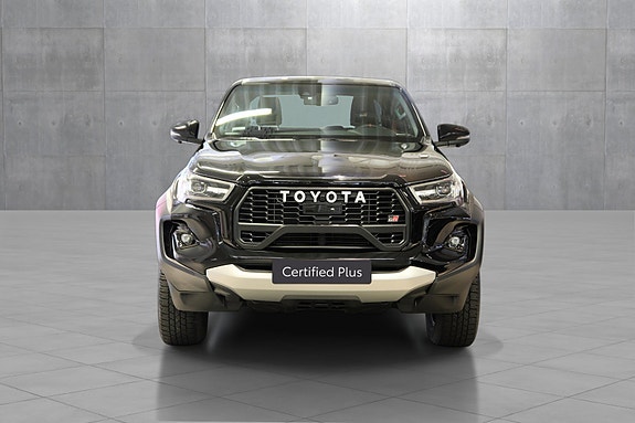 Toyota HiLux 9 of 30