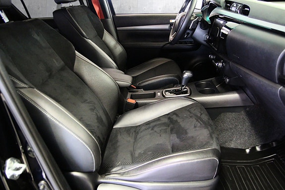 Toyota HiLux 15 of 30