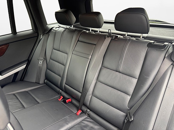 Mercedes-Benz GLK220 11 of 15