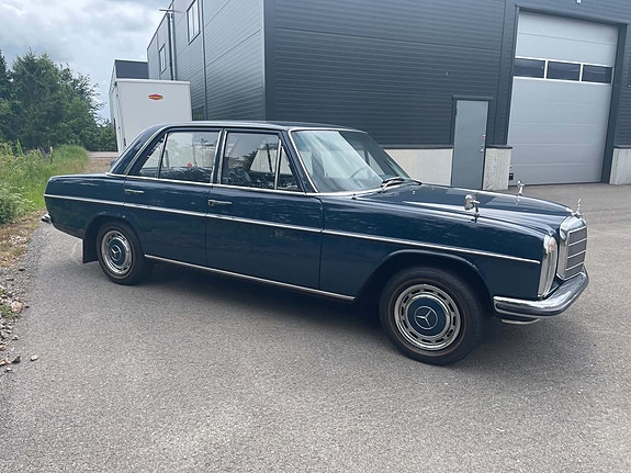 Mercedes-Benz 220 4 of 25
