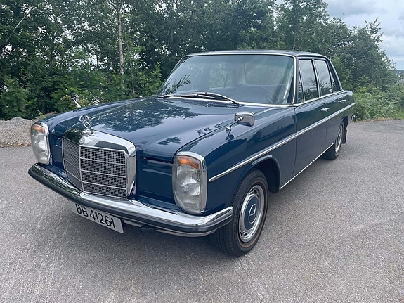 Mercedes-Benz 220 3 of 25