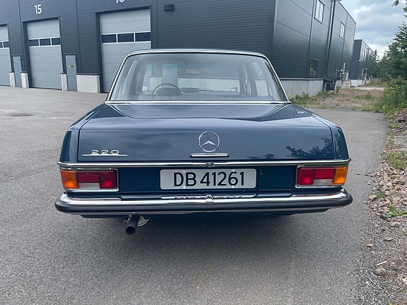 Mercedes-Benz 220 7 of 25