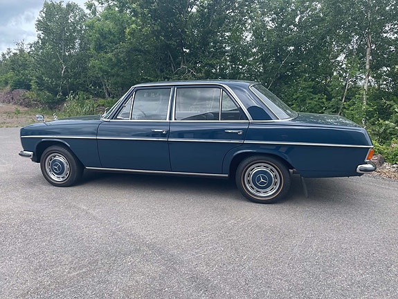 Mercedes-Benz 220 5 of 25