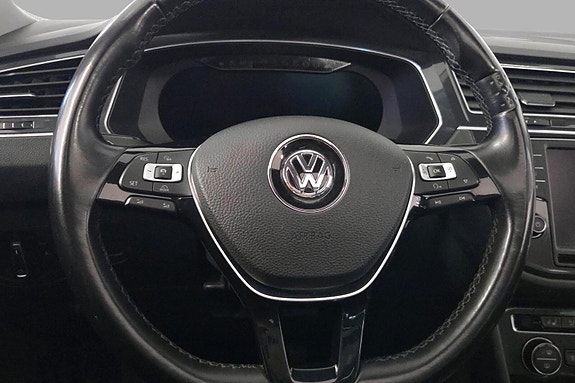 Volkswagen Tiguan 13 of 30