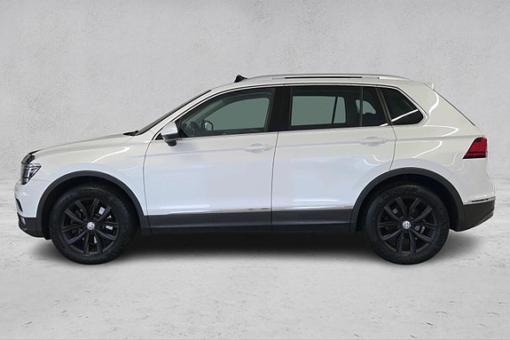 Volkswagen Tiguan 3 of 30