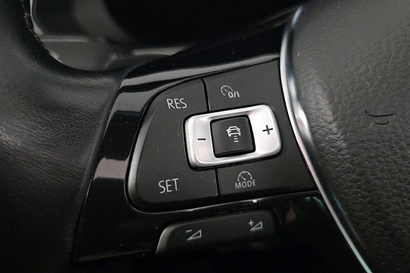 Volkswagen Tiguan 14 of 30