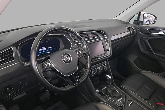 Volkswagen Tiguan 12 of 30